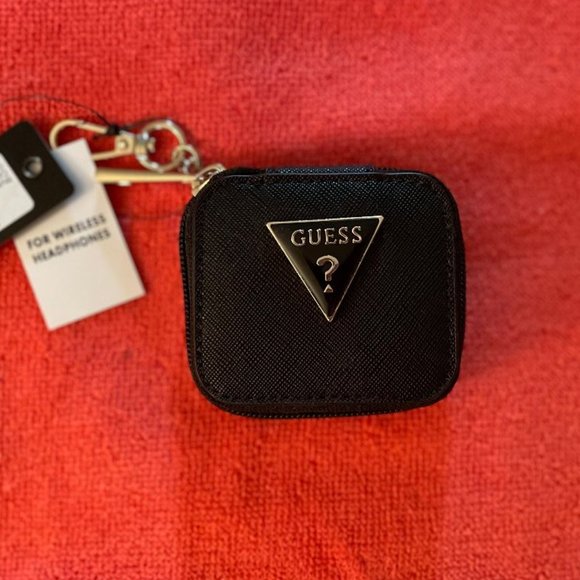 Guess Accessories - 💎ANY 2 FOR $12💎 GUESS?  WIRELESS HEADPHONE CASE - BLACK PEBBLE LEATHER - NWT